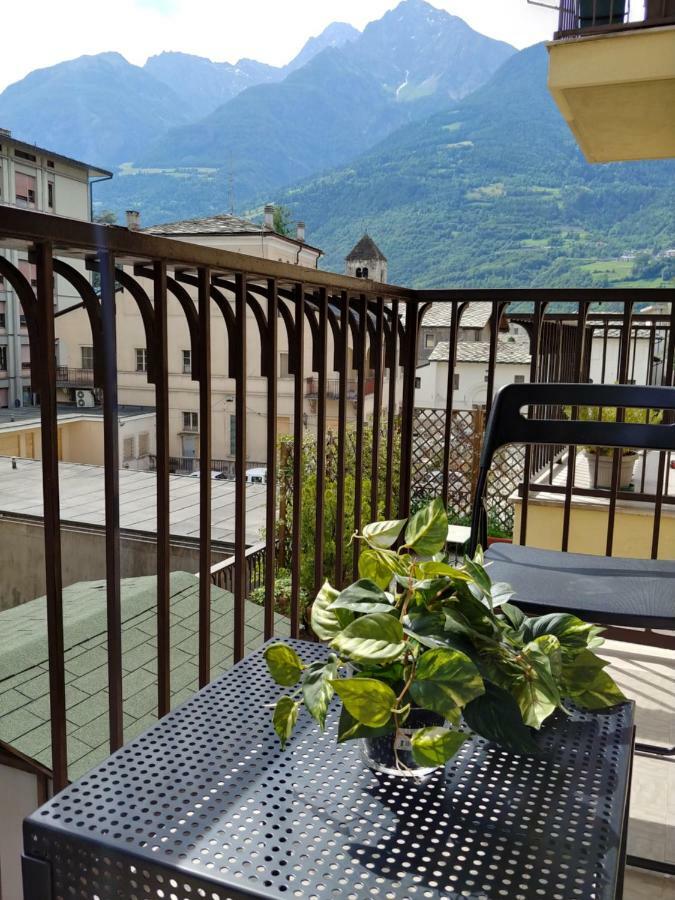 L'Atelier Du Temps - Domotico Apartment Aosta Bagian luar foto