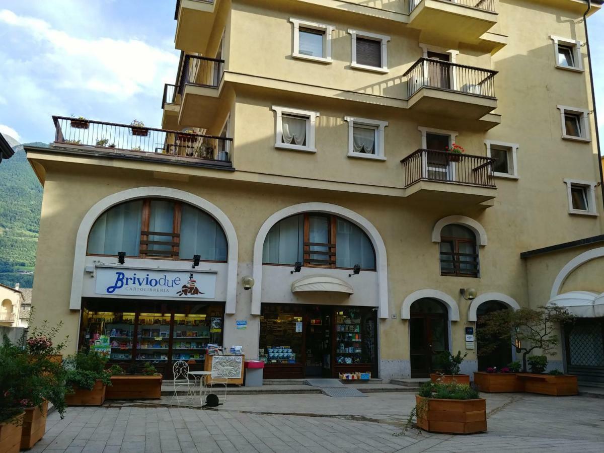 L'Atelier Du Temps - Domotico Apartment Aosta Bagian luar foto