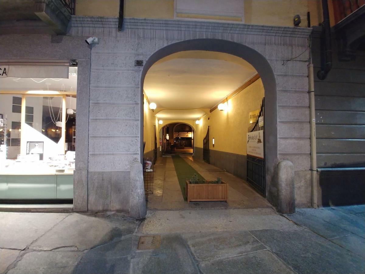 L'Atelier Du Temps - Domotico Apartment Aosta Bagian luar foto